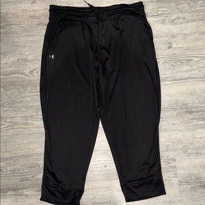 Under Armour Black Athletic Capri Joggers